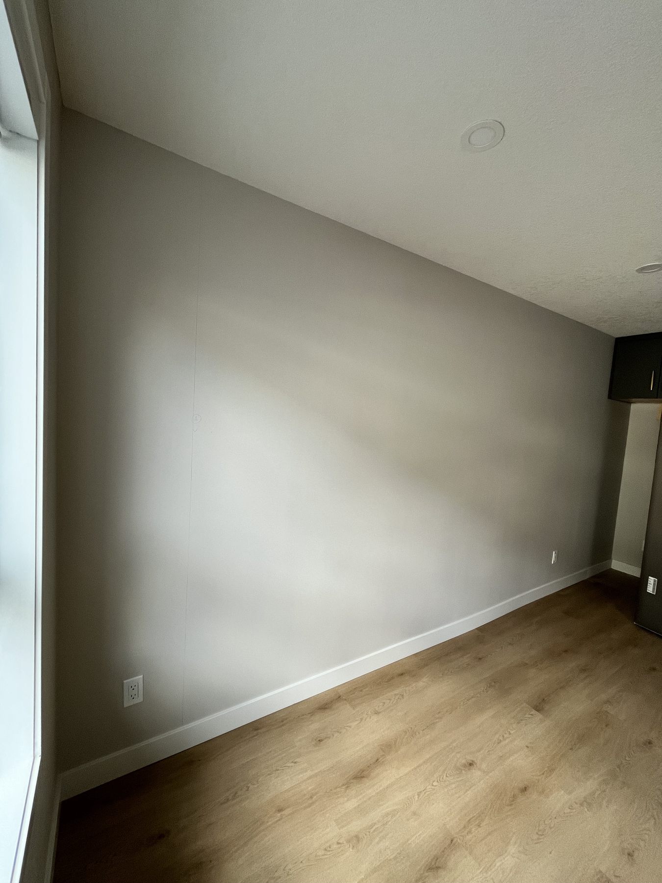 Bedroom wall before wallpaper